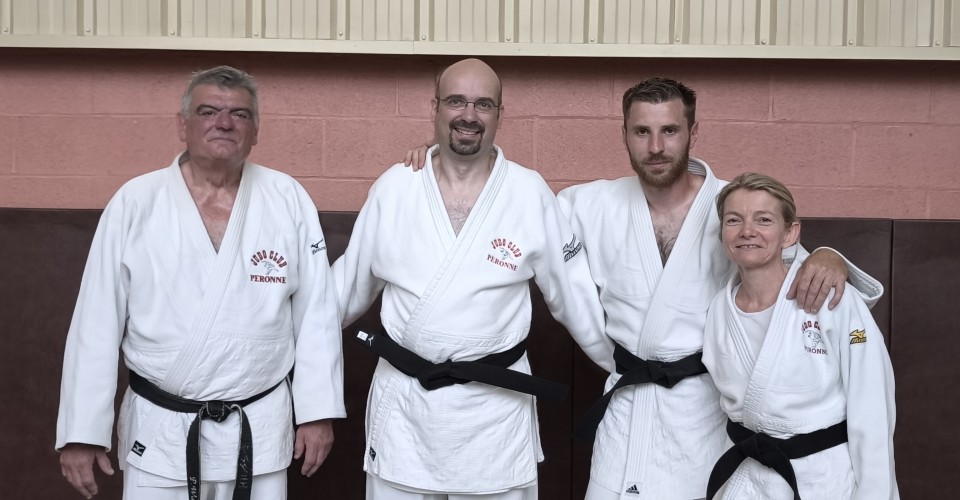 Remise à Xavier de sa ceinture noire